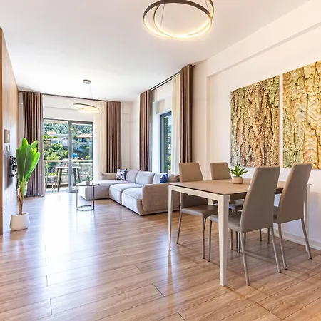 Ama's 1br Ap 3 - Parking, Kitchen & Sea View شقة