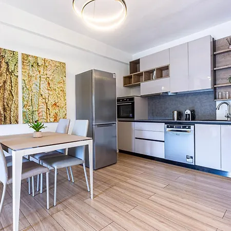شقة Ama's 1br Ap 3 - Parking, Kitchen & Sea View *