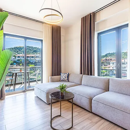 Ama's 1br Ap 3 - Parking, Kitchen & Sea View *