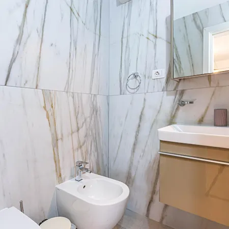 Ama's 1br Ap 3 - Parking, Kitchen & Sea View *