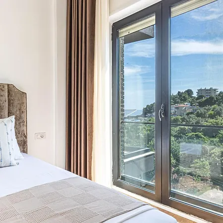 Ama's 1br Ap 3 - Parking, Kitchen&sea View Apartment *