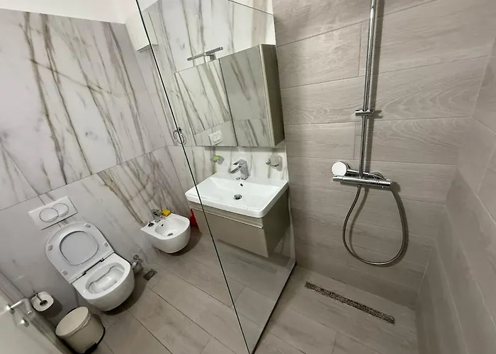 Ama's 1br Ap 3 - Parking, Kitchen & Sea View * Himarë